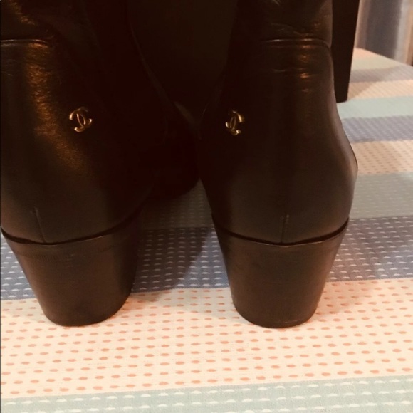 Chanel boots size 39 color black - Picture 3 of 7